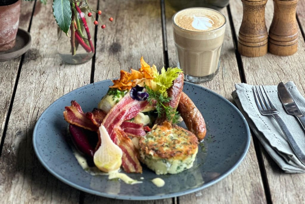 Stable Yard Studio Apartment 13 - Gallery