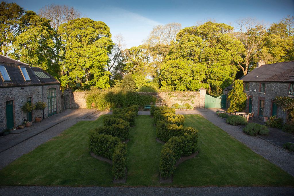 Stable Yard Studio Apartment 17 - Gallery