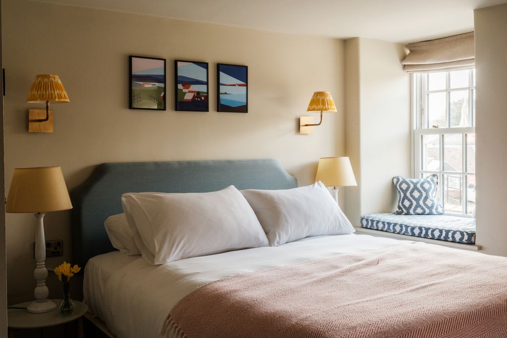 The Bell & Crown 8 - Gallery