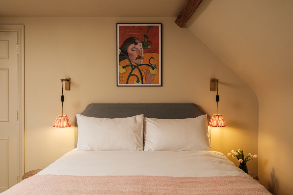 The Bell & Crown 9 - Gallery