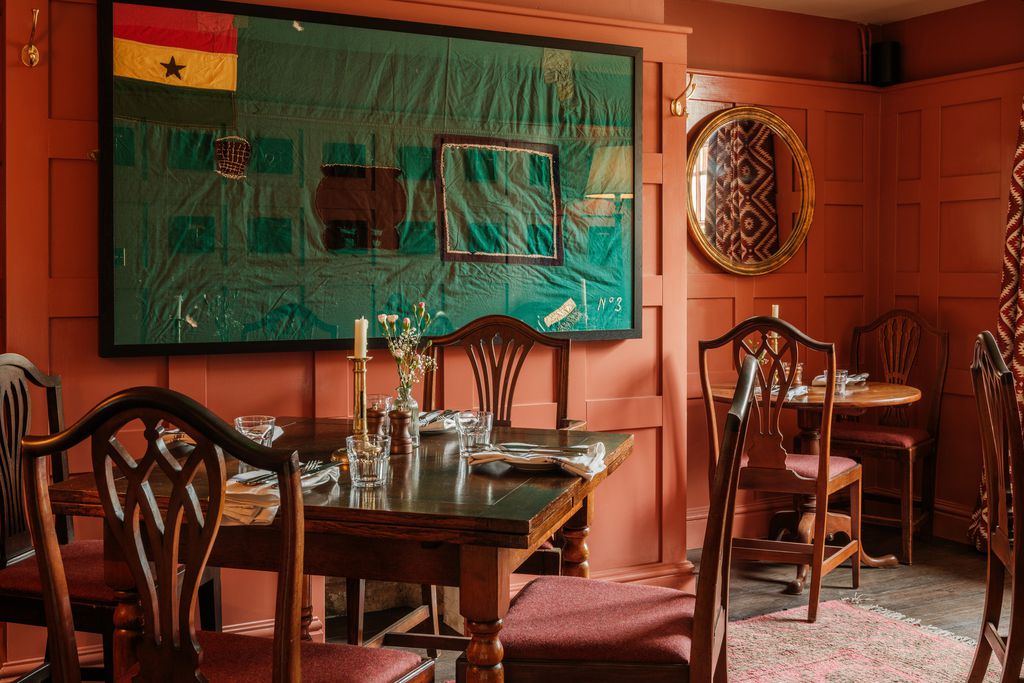 The Fleur de Lys 17 - Gallery