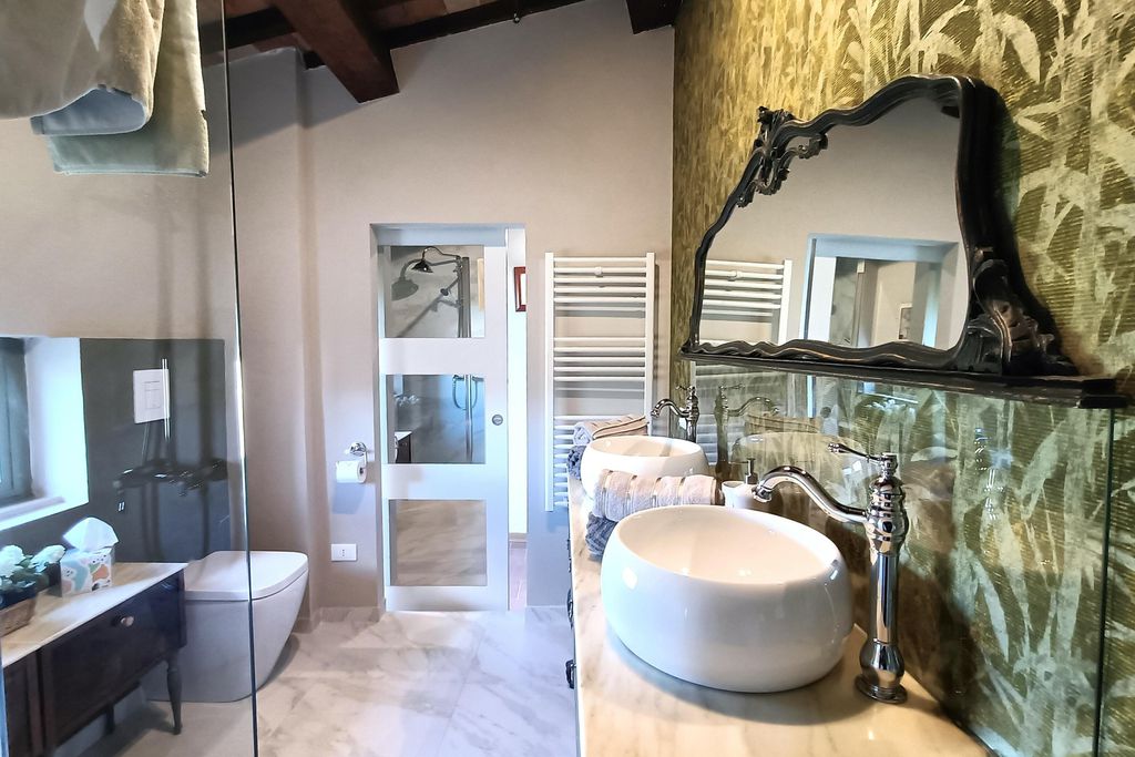 The Square 1 9 - Gallery