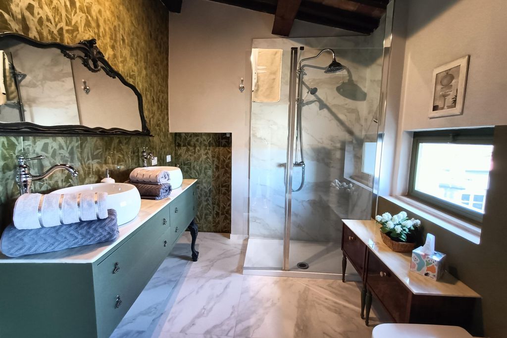 The Square 1 10 - Gallery