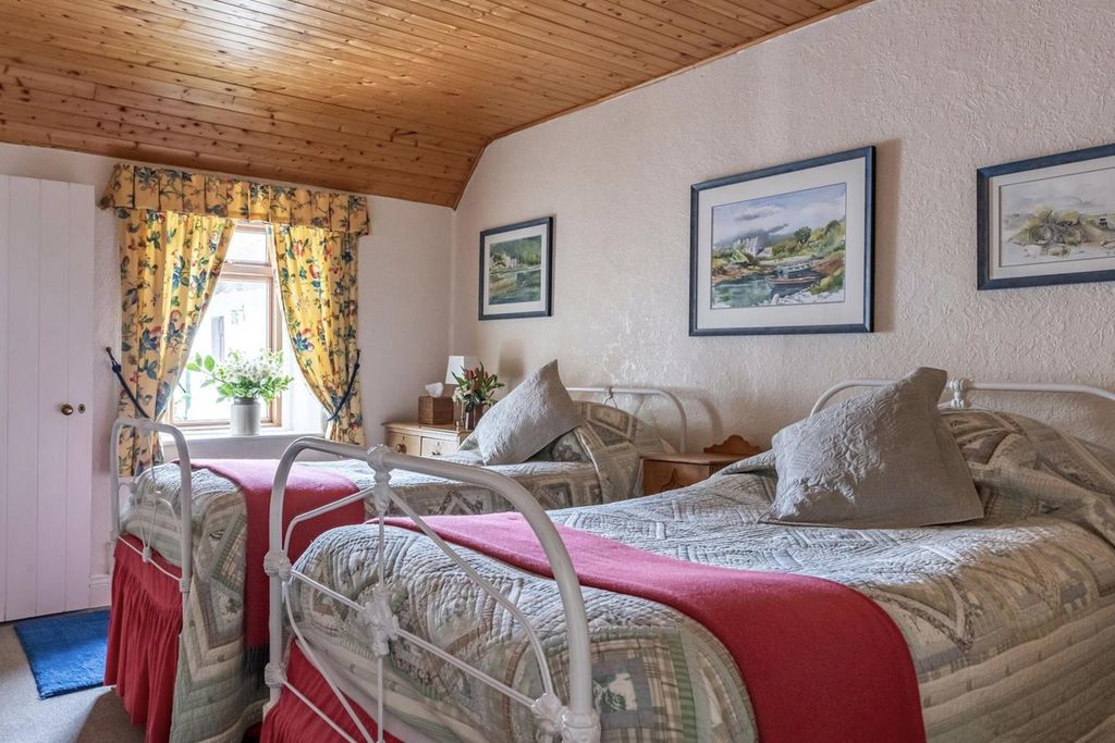 The Cottages 6 - Gallery