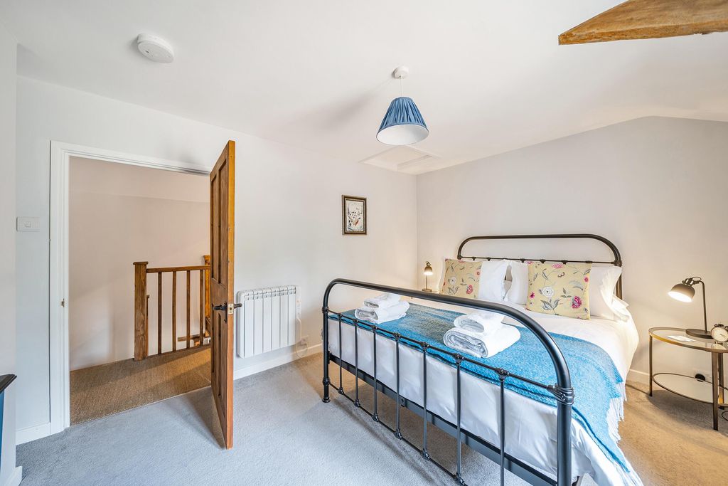 Poacher's Cottage 12 - Gallery