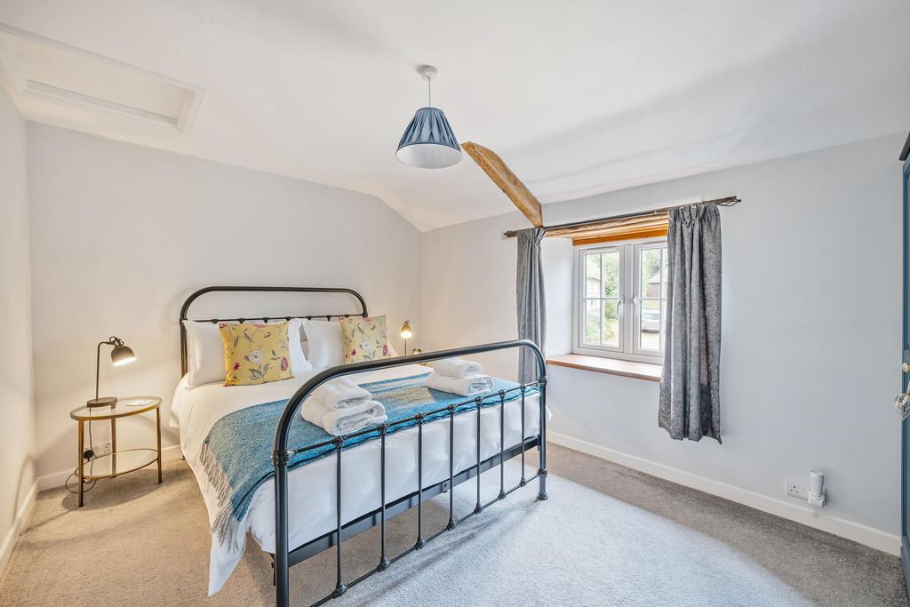 Poacher's Cottage 13 - Gallery