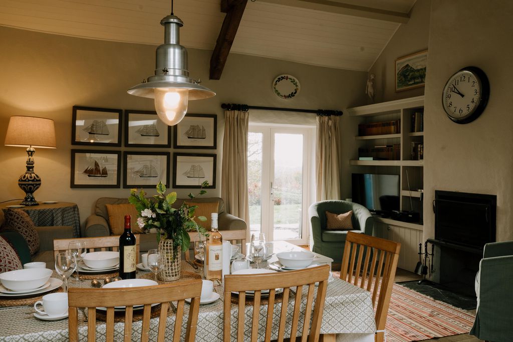 Hebog Bach 6 - Gallery