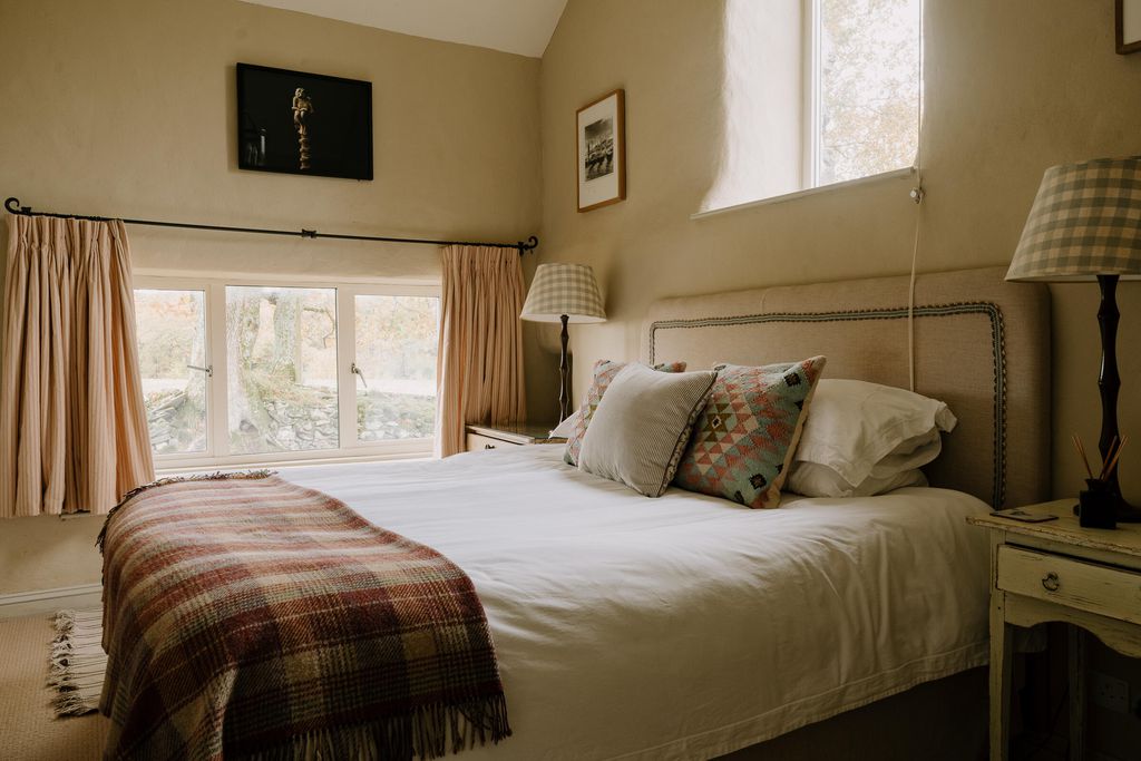 Hebog Bach 11 - Gallery