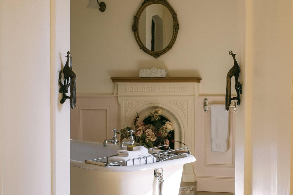 Mossie's 5 - Gallery