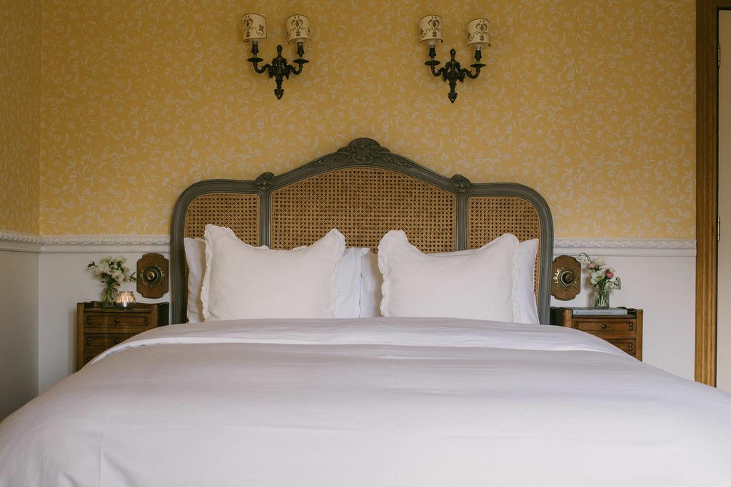 Mossie's 10 - Gallery