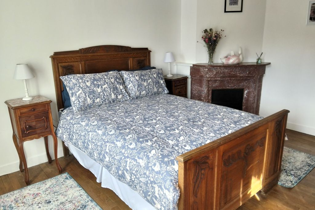 Monsieur Morgan's 8 - Gallery