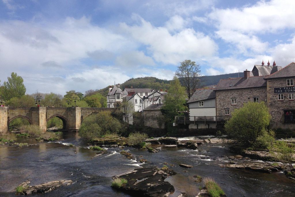 Henfaes Isaf 18 - Gallery