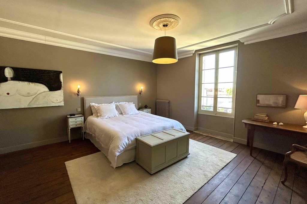 Le Renard 13 - Gallery