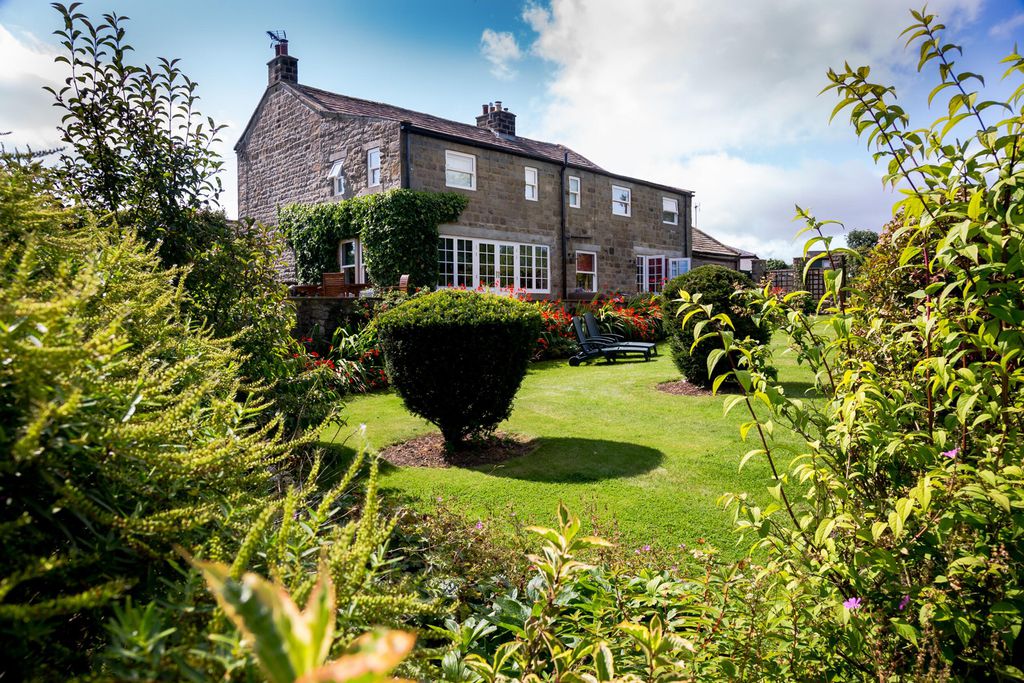 Cold Cotes 15 - Gallery