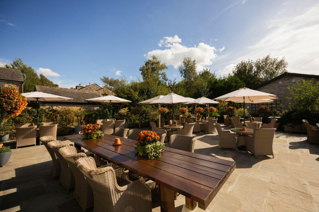 Coach & Horses 7 - Gallery