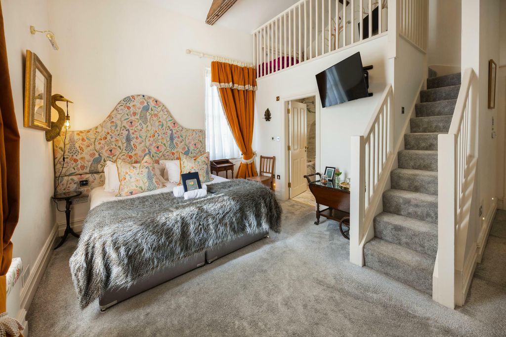 Coach & Horses 4 - Gallery