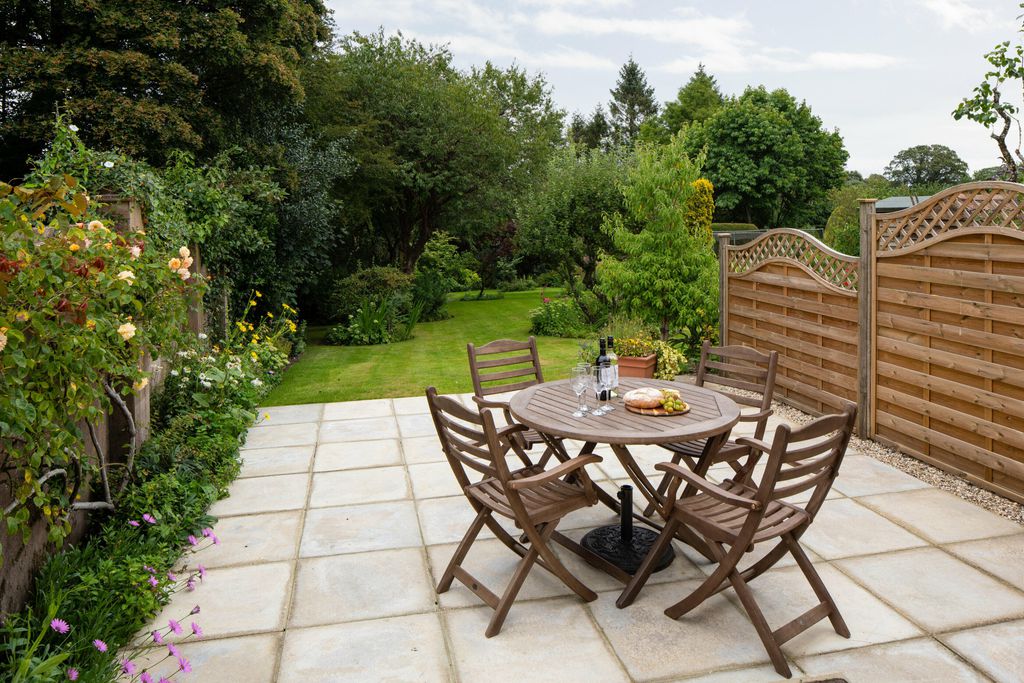 Poacher's Cottage 2 - Gallery