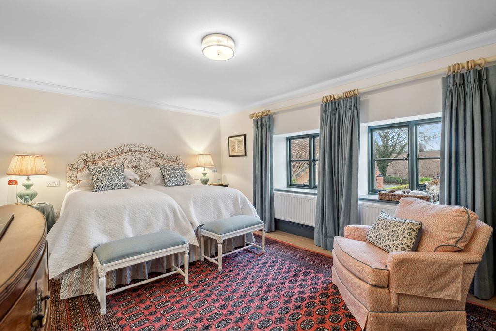 Manor Farm House 4 - Gallery