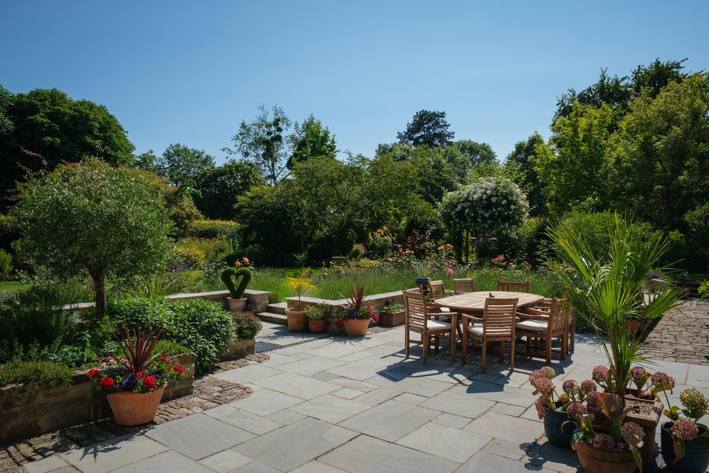 Pond Cottage 11 - Gallery