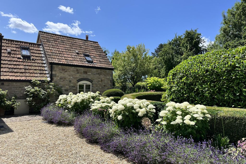 Pond Cottage 14 - Gallery