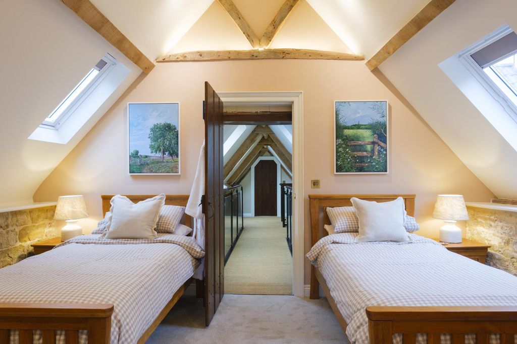 Pond Cottage 9 - Gallery