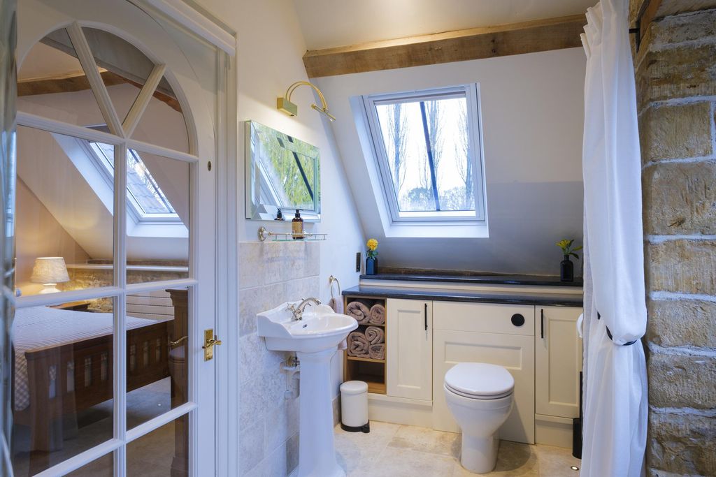 Pond Cottage 10 - Gallery