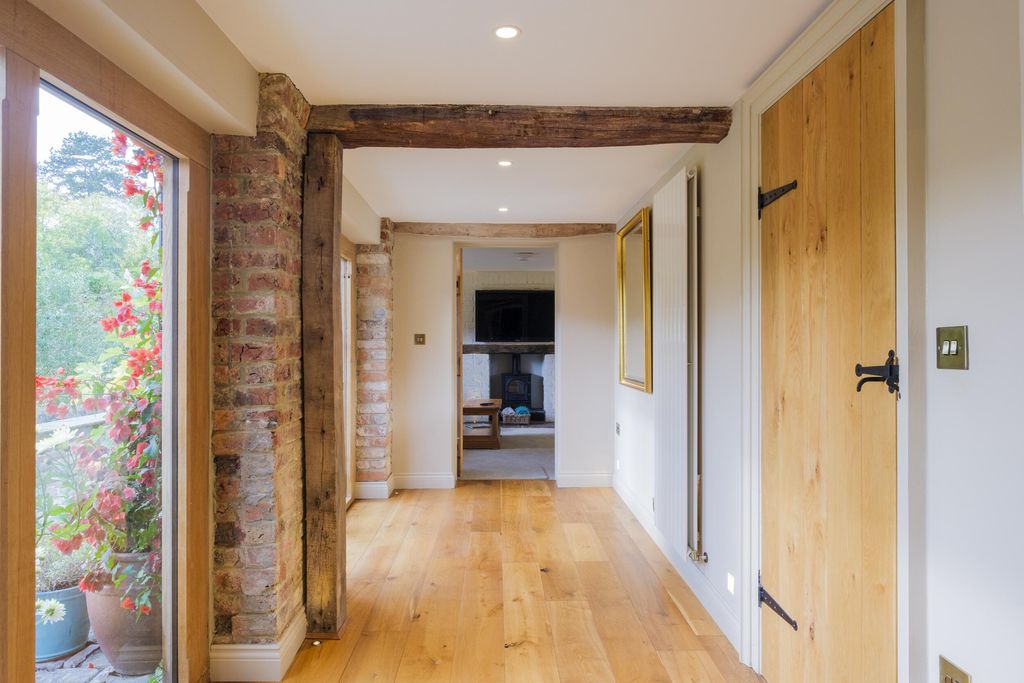 Pond Cottage 12 - Gallery