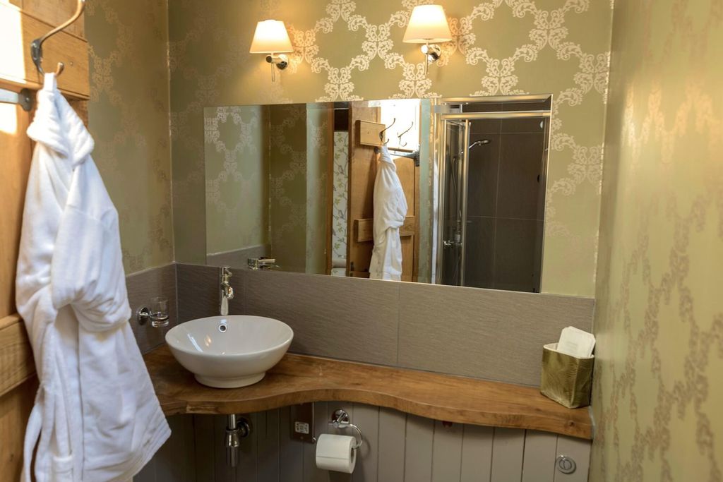 Angel Barn 17 - Gallery