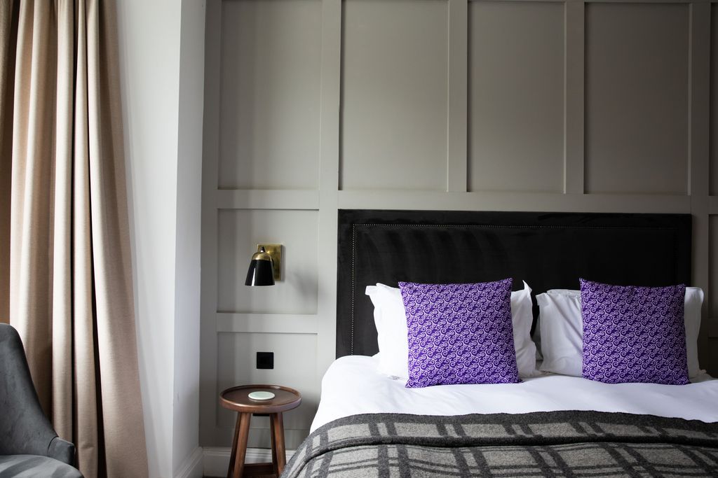 The Black Bull 9 - Gallery