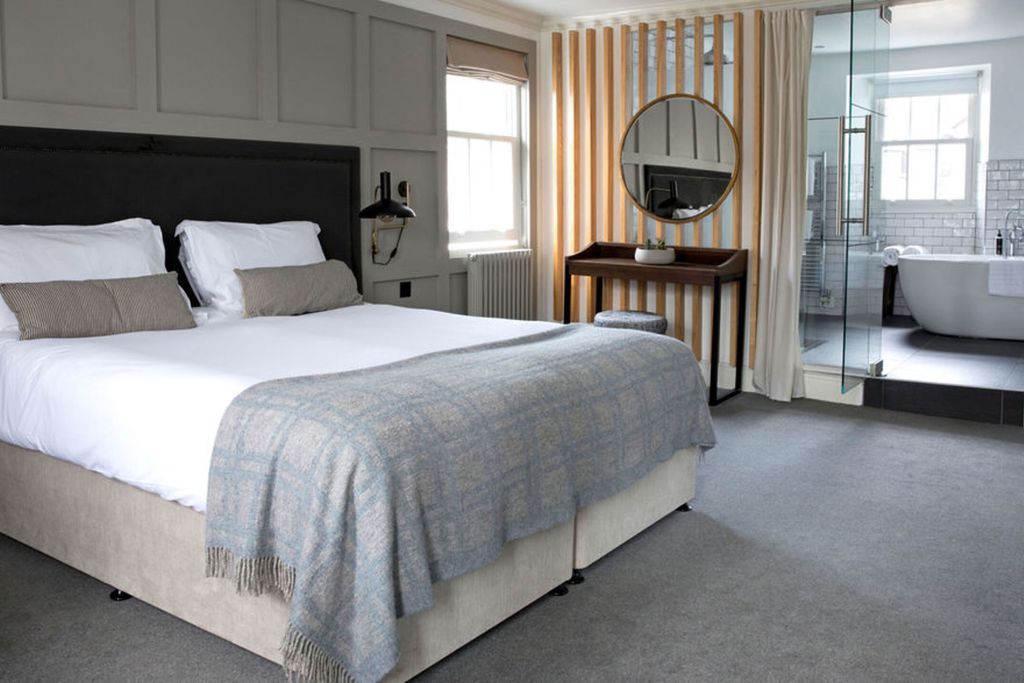 The Black Bull 5 - Gallery