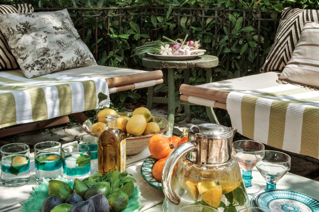 Les Champs Beaux 15 - Gallery