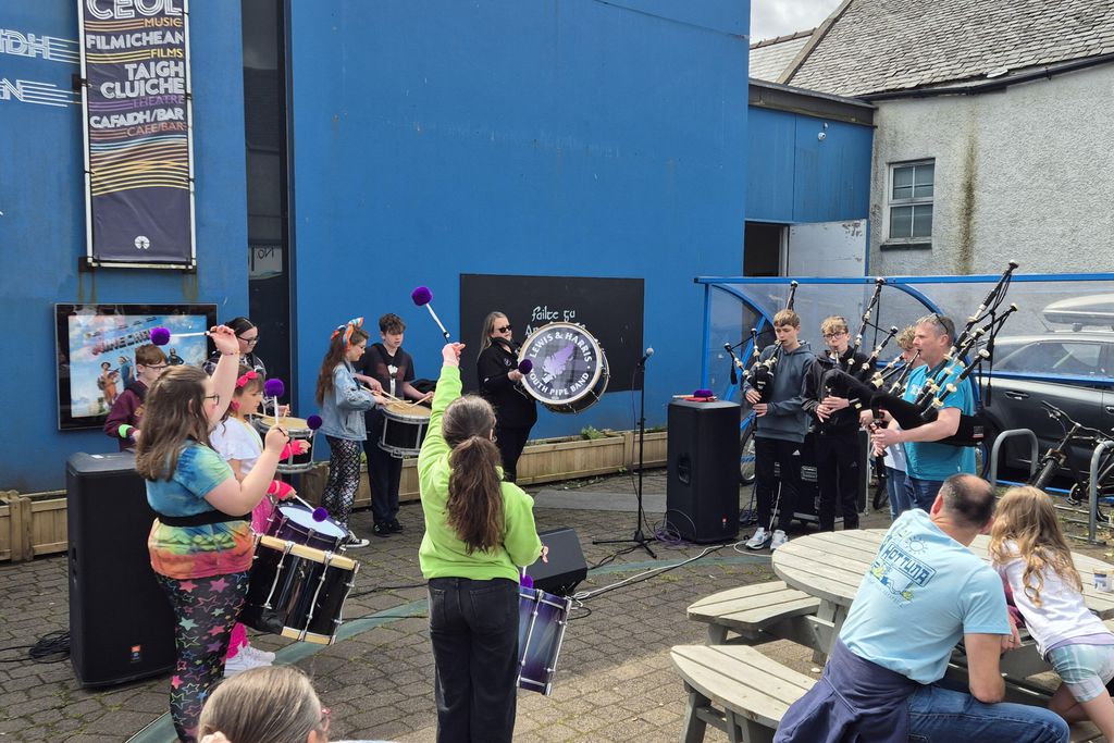 The Lewis Longhouse 16 - Gallery