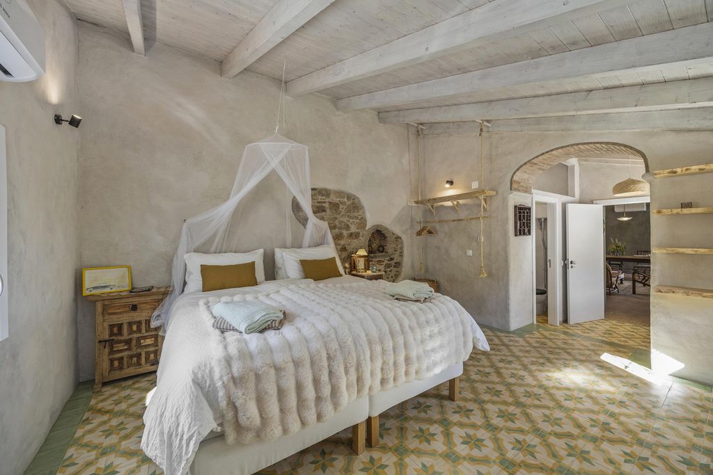 Cova do Coração 7 - Gallery