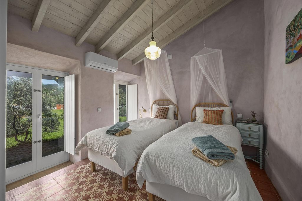 Cova do Coração 12 - Gallery