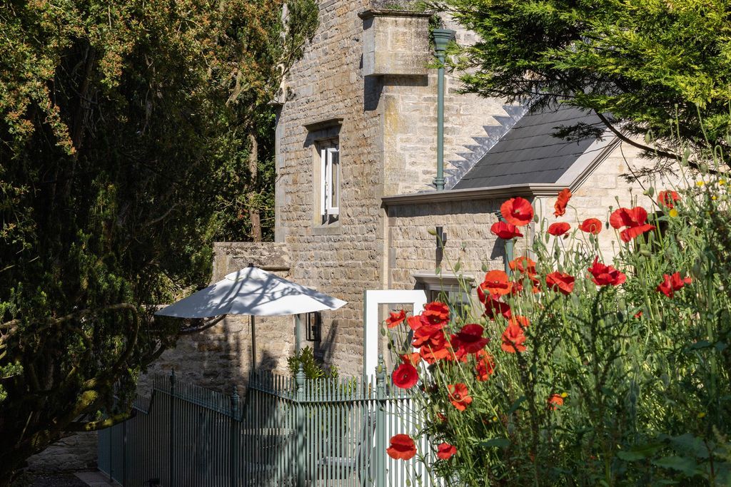 May Lodge 1 - Gallery