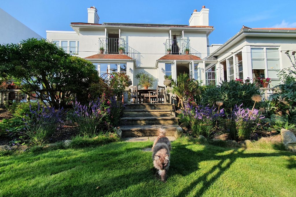 The Lodge 1 - Gallery