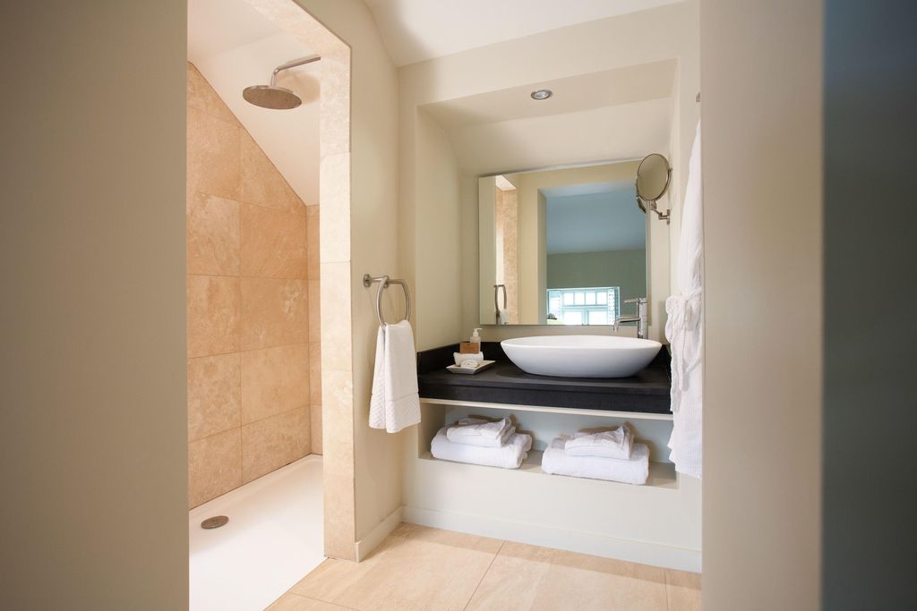 The Plume of Feathers 9 - Gallery