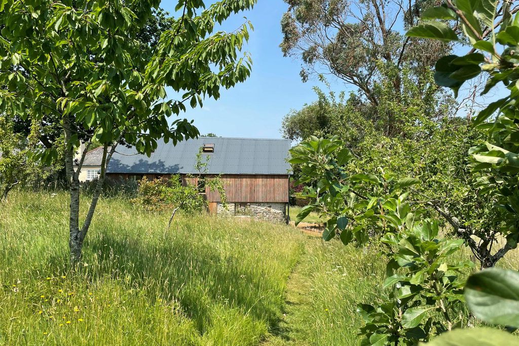 Orchard Bank Barn 1 - Gallery