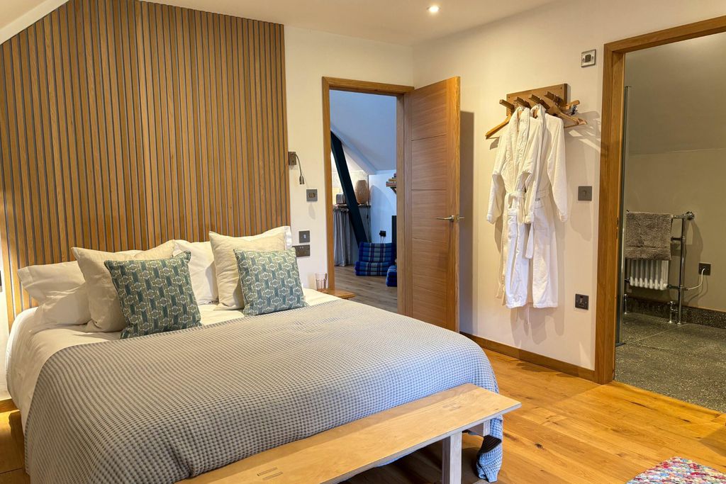 Orchard Bank Barn 10 - Gallery