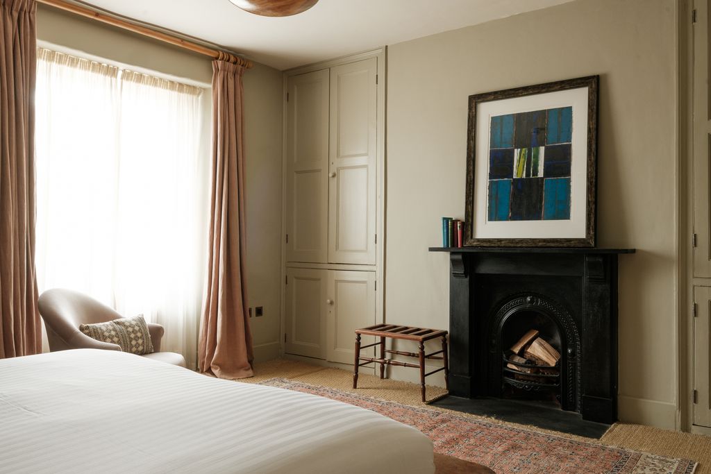 The Bradley Hare 7 - Gallery