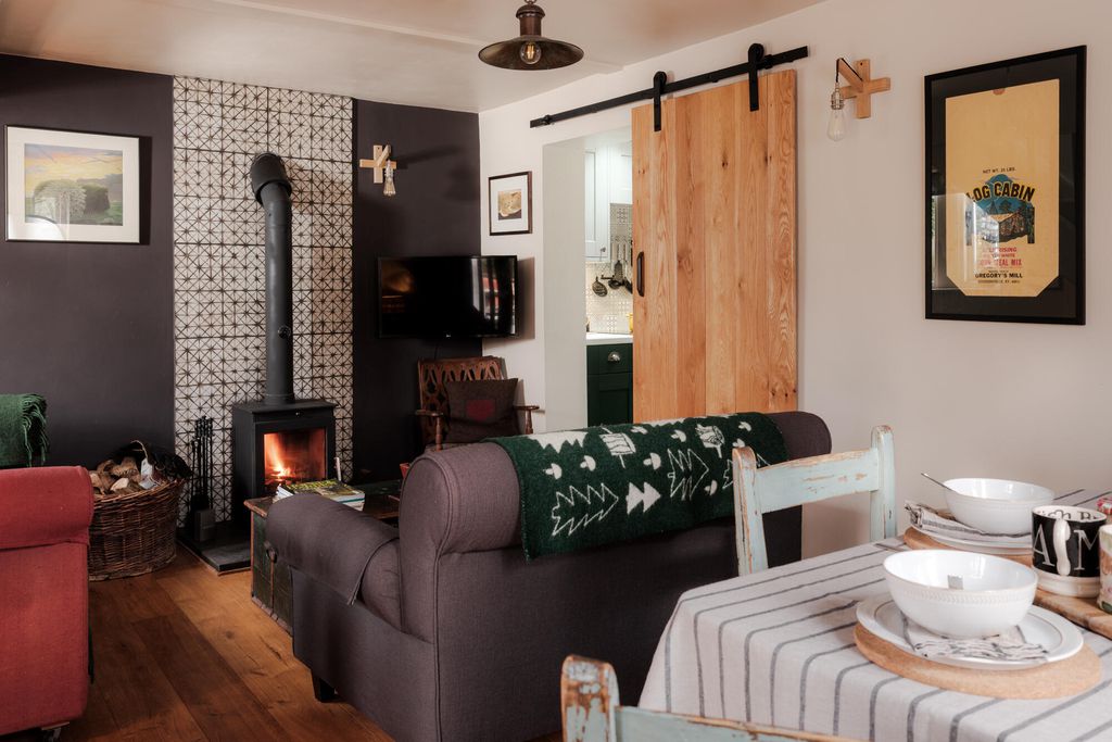 Little Bank 7 - Gallery