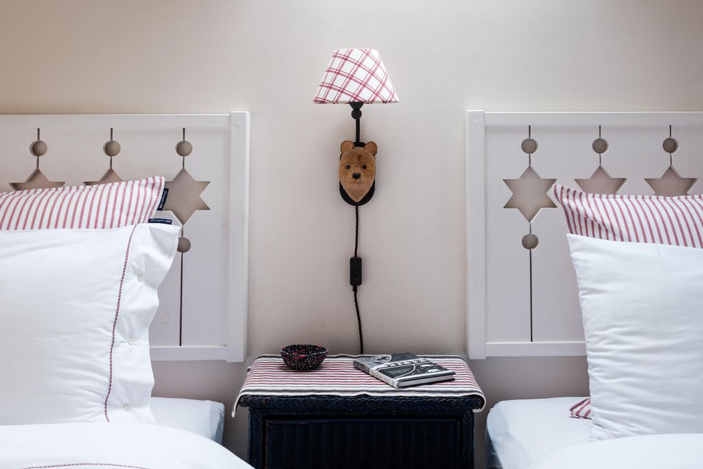 Little Bank 16 - Gallery