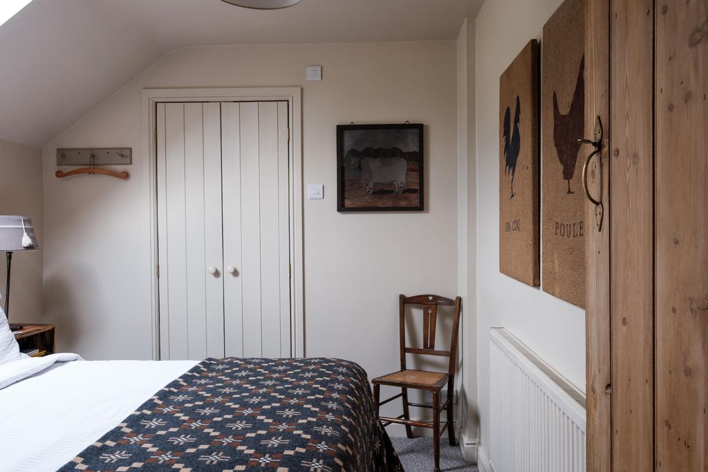 Little Bank 13 - Gallery