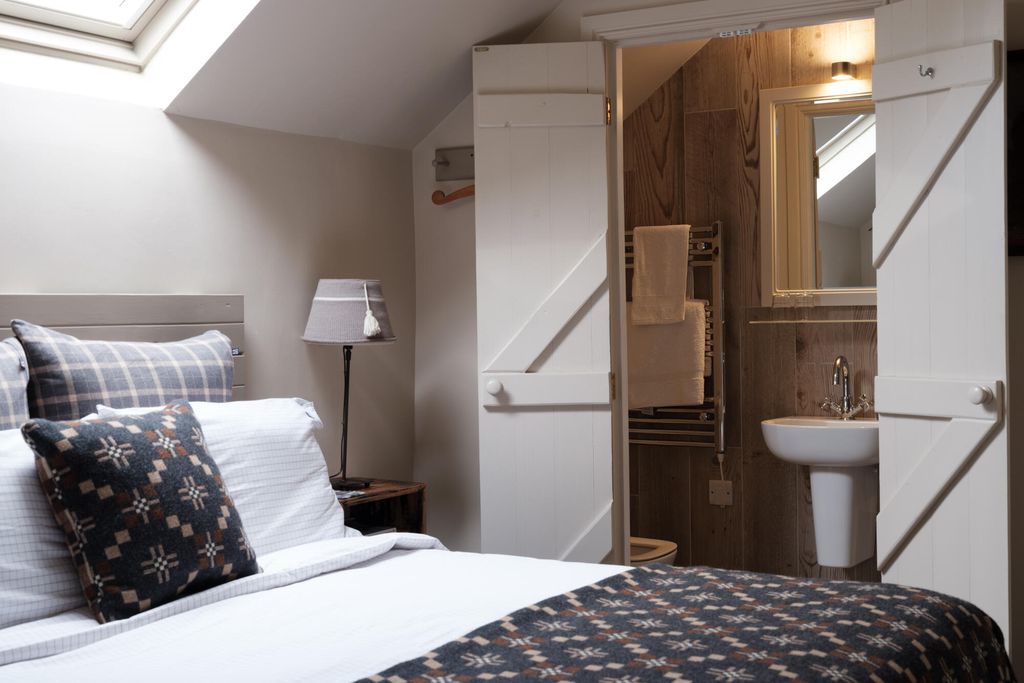 Little Bank 12 - Gallery