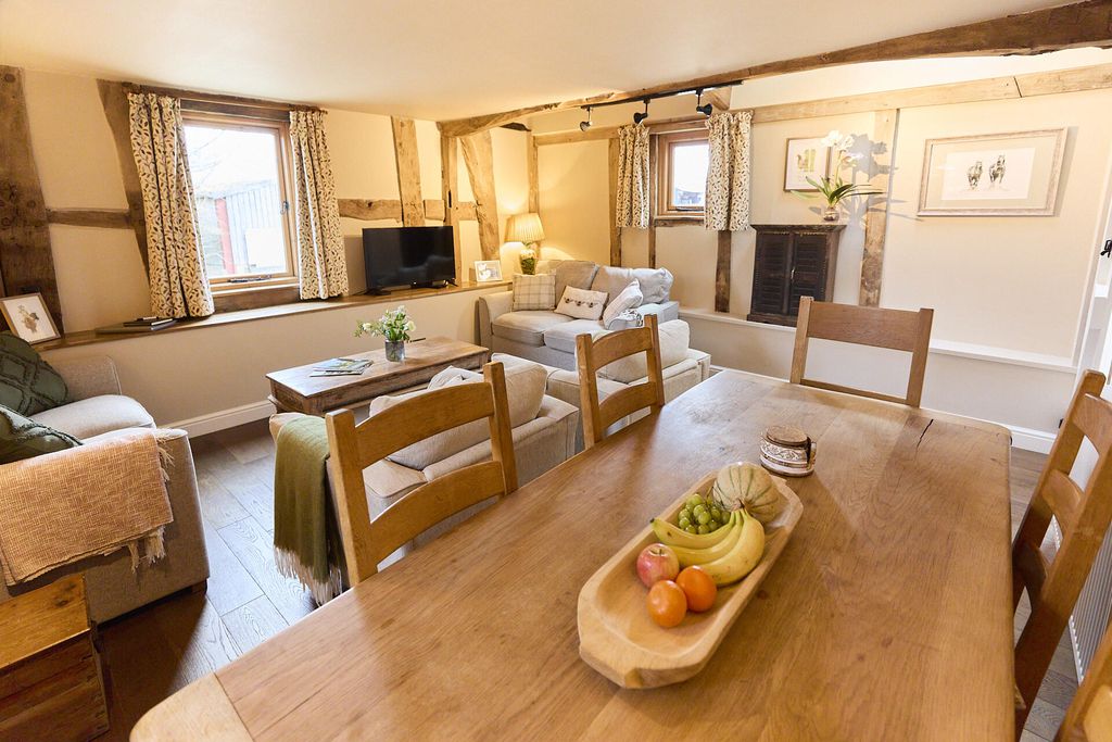 Middle Farm & Cottages: The Barn 2 - Gallery