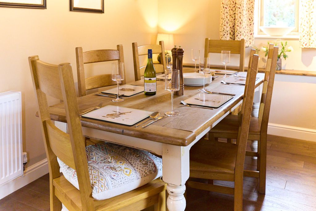 Middle Farm & Cottages: The Barn 15 - Gallery