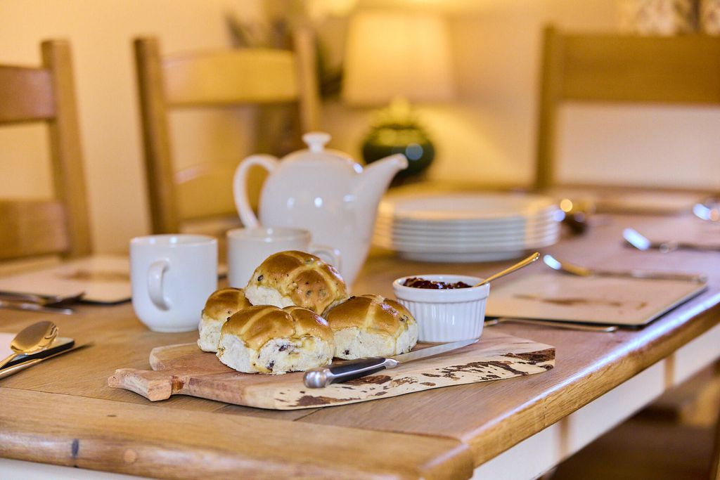 Middle Farm & Cottages: The Barn 16 - Gallery