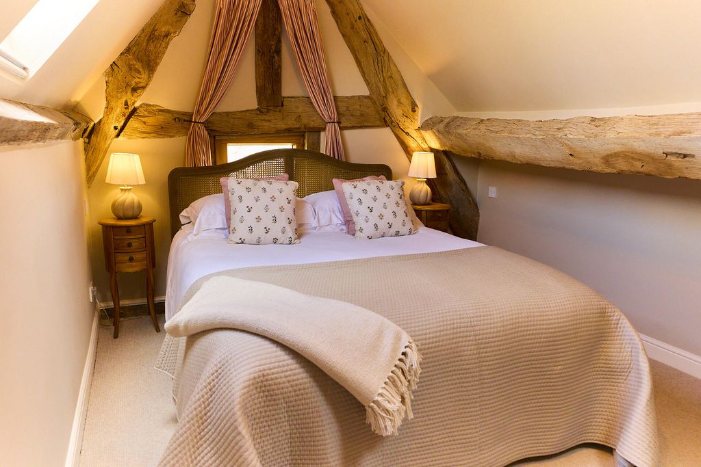 Middle Farm & Cottages: The Barn 9 - Gallery