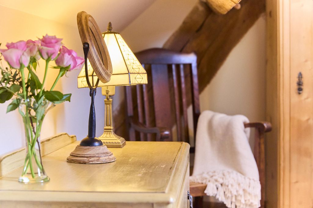 Middle Farm & Cottages: The Barn 10 - Gallery