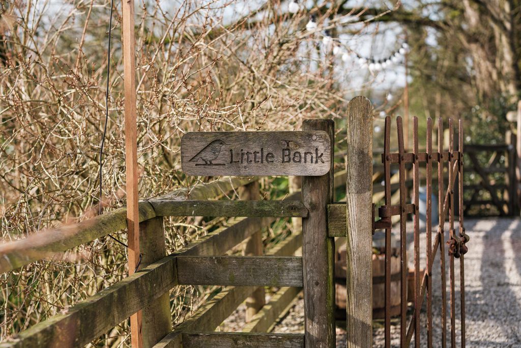 Little Bank 19 - Gallery